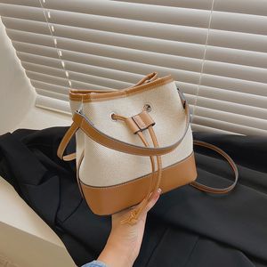 Sacs Femmes 2024 Designer Vilde blanc marque en cuir femelle Femelle Casual Single Chain One épaule Cross Body Body Sac à main 111