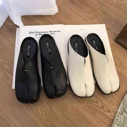 Bailamos Vrouwen Split Teen Slippers Tabi Ninja Slip Flats Ronde Neus Ondiepe Lazy Slip Op Boot Slingback Muilezels schoenen Zachte Loafers G220225