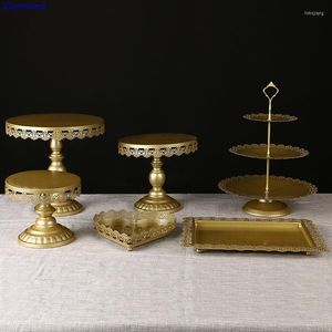 Outils de cuisinier de cuisson 1 ou 3 niveaux de gâteau à 3 niveaux Gold Metal Cake Stand de style européen avec décoration de mariage de rack d'artisanat en dentelle