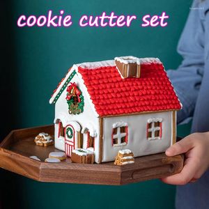 Moldes para hornear 18/10 unids Cortadores de galletas de Navidad 3D Navidad Conjunto de cortador de casa de pan de jengibre de acero inoxidable con molde de árbol de reno de muñeco de nieve