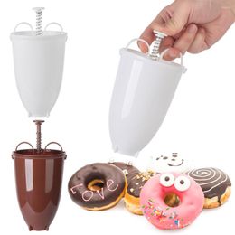 Bakvormen 1 pc handmatige wafel dispenser donut schimmel gemakkelijk snel draagbare donut maker plastic lichtgewicht diep fry home keukengerei
