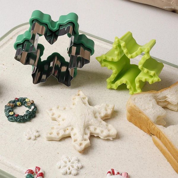 Moules de cuisson 1PC Snowflake en forme de sandwich Cutter Set pour enfants Cookie Arbre de Noël Maker Toast Pain Moule Petit-déjeuner Gadgets