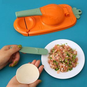 Bakvormen 2 in 1 dumplings maker deeg druk op gereedschapset met rollende knoedel maker mal handmatige huidpersmachine keukenaccessoires 230204