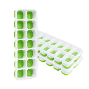 Moules de cuisson 3pcs plateaux carrés de glace silicone à dégagement facile et flexible 14-glaçons avec couvercle amovible empilable durable sûr