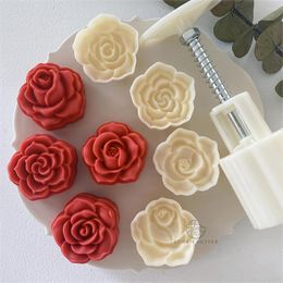 Bakvormen 4 stks/set mooncake mold valentines dag rozenvorm handdruk moon cake mal diy decoratie gereedschap keuken