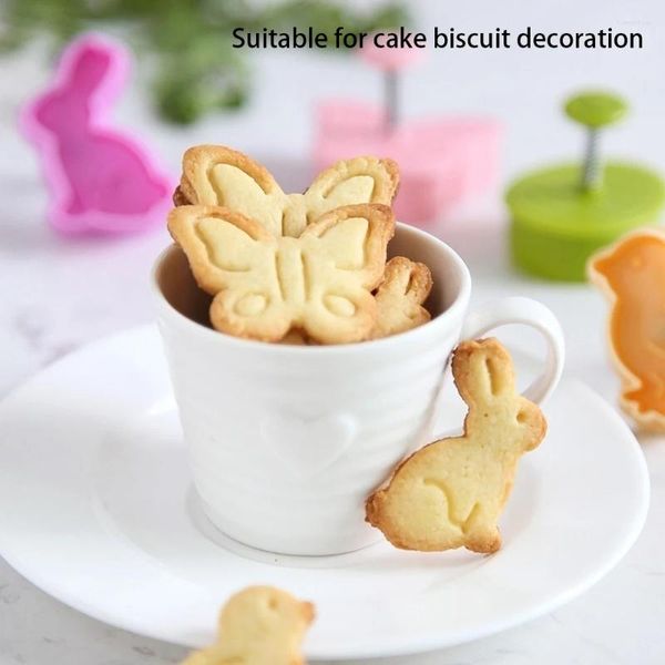 Moules de cuisson 4pcs / Set Emporte-pièces en plastique Mignon Papillon Poussin Oeuf de Pâques Forme Fondant Cutter Biscuit Gâteau Moule