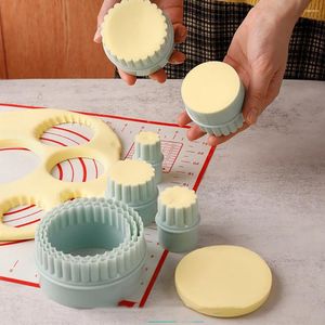Bakvormen 8 stks/set Ronde Kant Cookie Cutter Set DIY Fondant Deeg Keuken non-stick Dumplings Gebak Gereedschap accessoires
