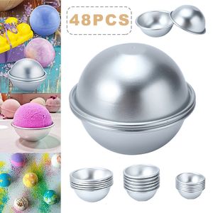 Moules de cuisson Creative 1set Bath Bomb Molds Explosive Ball Bath Salt Ball Baking Mold Set Bath Chocolate Cake Pudding Making Tool Supplies 230627