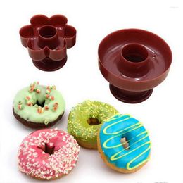 Bakvormen DIY Donut Cutter Maker Form voor donuts Cookie Cake Bakery Mold Bread Desserts Round Bloemvormige keukengereedschap apparaat