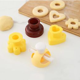 Moules à cuisson Donut Moule Plastique Cuisine Cuisine Cutter Maker Desserts Donuts pour outils Cuisine ACCESSOIRES DIY