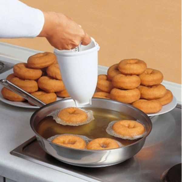 Moules de cuisson Magic Fast Plastic Donut Maker Moules à gaufres Accessoire de cuisine Ustensiles de cuisson Donut Maker Moule à gâteau Biscuit Cookies Bricolage Outil de cuisson 230605