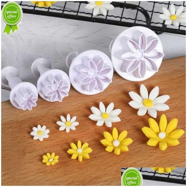 Moules de cuisson NOUVEAU 4PCS MARIAGE DAISY FLOWER CAKE PLONGER FONCTIONNANT COIETTRE MOULLE DE PLUM DÉCORATION DES BISCUITS POUR LA CUIE ACCESSO DHCLK