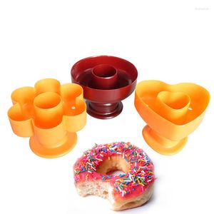 Bakvormen Plastic Verschillende Ontwerpen Donut Cakevorm Thuis DIY Desserts Brood Plunger Cutter Maker Mould