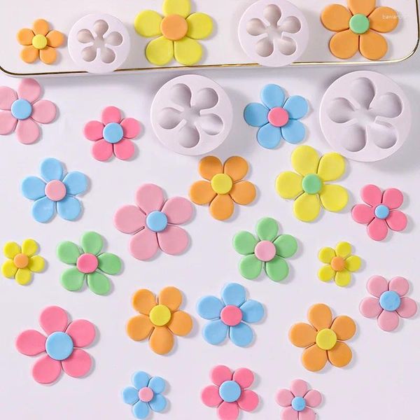 Moules de cuisson Plum fleur cinq petales fleurs en plastique coupe Die Set Tool outil de gâteau fondant Décoration de gâteau petit bricolage