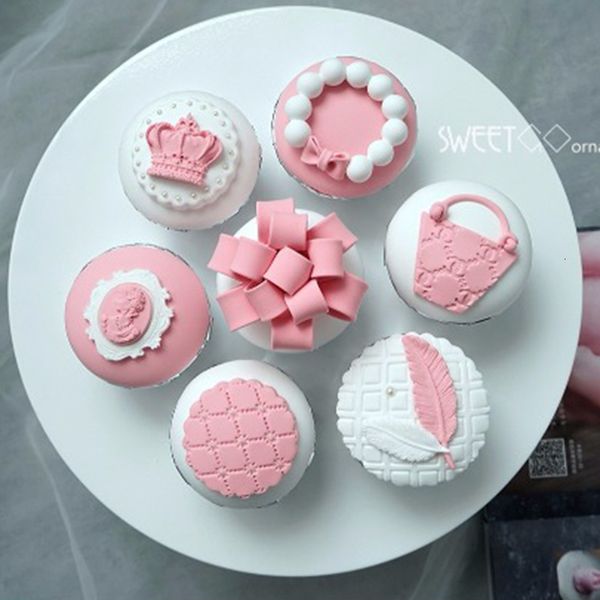 Moules de cuisson SWEETGO Artificiel Cupcake Rose Faux Fondant Gâteau Moules Décorations En Argile Montage Bébé Filles Show/store Showcase/ Baking Lover 230421