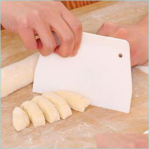 Outils de pâtisserie de cuisson crème gâteau lisse Spata outils de pâtisserie de cuisson grattoir à pâte couteau à beurre de cuisine coupe 13x9cm livraison directe 2021 Dhk9H