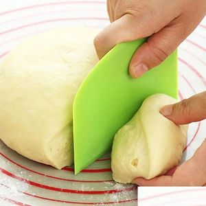 Bakgebakgereedschap USEF CREAM SPATA DIY CUTTERS Fondant Dough Scraper Cake Cutter Tool Keukenaccessoires FY2682 Drop levering H DHZQO