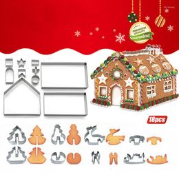 Bakgereedschap 18-delige set Kerstmis roestvrij staal 3D Cookie Mold Gingerbread House