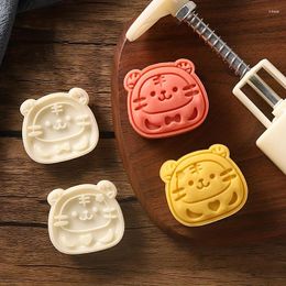 Herramientas de hornear moño de pastelería de forma tigre linda que incluye 1 y 2 sellos Diy Hand Press Porta de luna Mung Bean Cookie