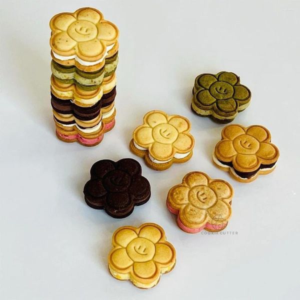 Outils de cuisson à la japonais de style croissant en forme de biscuit moule créatif de fleur ensoleillée biscuit à la main