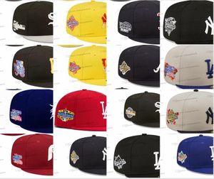 Bal Caps 16 Couleurs Hommes Baseball Fitted Chapeaux Classique Bleu Royal Hip Hop Chicago Noir Sport Réglable Chapeau Gris Stitch World Heart