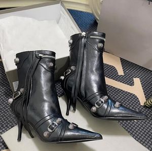 balencaigaitiess designer Célèbre créateur de luxe femmes bottes hiver Cagole botte courte pointue rivet marque talons hauts nouveau noir talon fin gland boucle de ceinture courte Sl