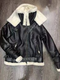 Balenci Balenicass High Quality Women Paris Balencaiiga Lamb Fur Collar Couture Pu Leather Down Jacket Patchwork Collar Lettre plus velours pour garder les vêtements chauds S