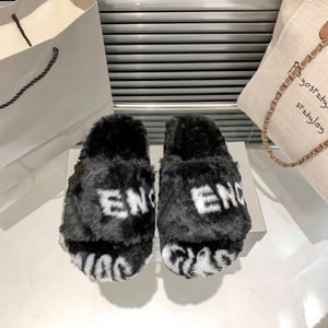 Balencig Fur Balencaiiga Balenicass Toe Toe Fashion Slippers Femmes Round Horse Slippers Claides Femme Mules Chaussures FlAt Mish Slipper Woman Femme décontractée Shoess