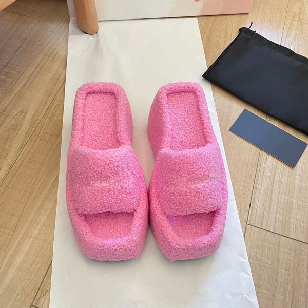 Balenciga Slippers duveteuses Lady Fashion Winter Teddy Bear Bear Sandale Sandale Men Tazz Fur Sandale Designer Designer Shoe House House Platform Plateforme de luxe