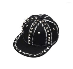 Casquettes de baseball 2022 Adulte Hip Hop PUNK Rock Full Spike Studs Rivets Snapback Hommes Bboy Cool Flat Peaked Baseball Chapeaux 5560cm19774462969541