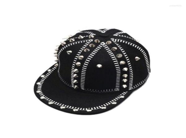 Casquettes de baseball 2022 Adulte Hip Hop PUNK Rock Full Spike Studs Rivets Snapback Hommes Bboy Cool Flat Peaked Baseball Chapeaux 5560cm19774466764963