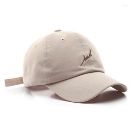 Ball Caps 2023 Hat Lente en Summer Fashionisten 'eenvoudige gebogen kroonletter Borduurde Cap Men's Sports Casual Sunscreen Baseball