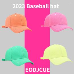 Ballkappen 2023 Männer und Frauen Frühling Sommer Vielseitiger Sonnenhut mit gebogener Krempe Helle lässige Hip-Hop-Hardtop-Fluoreszierende Baseballkappe