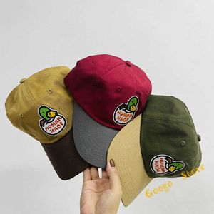 Casquettes de balle 2023 Nouveaux hommes Femmes Casual Cartoon Duck Broderie Human Made Hat Brown Rouge Vert Colorblock Baseball Réglable Y2303