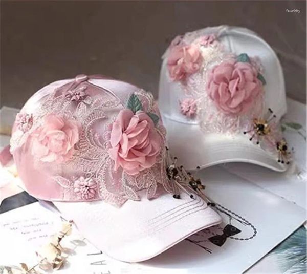 Gorras de bola 202309-shi Ins Drop Designer Satin Gloss Hermosas flores de encaje Chica joven Señora Sombrero de béisbol Mujeres Ocio Visores Cap