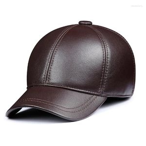 Casquettes de balle 2024 hiver homme en cuir véritable baseball mâle décontracté ceinture en peau de vache oreille chaude 56-60 chapeaux de vol sprot réglables