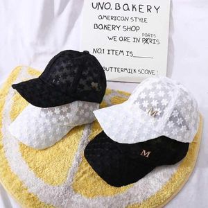Ball Caps ajusté Femmes décontractées Hip Hop Girls Coréens Visors Cap Mesh Hat Hat Lace Flower Baseball