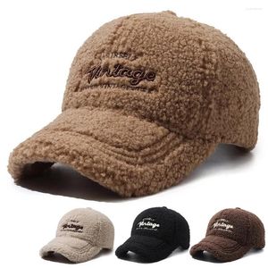 Capas de pelota Otoño e invierno Béisbol Femenino Femenino Anti-Lambo Cotton Sombreros para mujeres 56-60 cm Llégrima de peluche Brim curvada en BQ0661