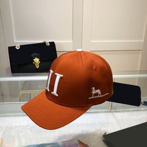 Ball Caps pet ontwerpers hoed Baseball caps luxe pet Trend Eenvoudige klassieke letter Caps Mode Dames en Heren zonnescherm Cap Sport Ball Caps Outdoor Reiscadeau AA