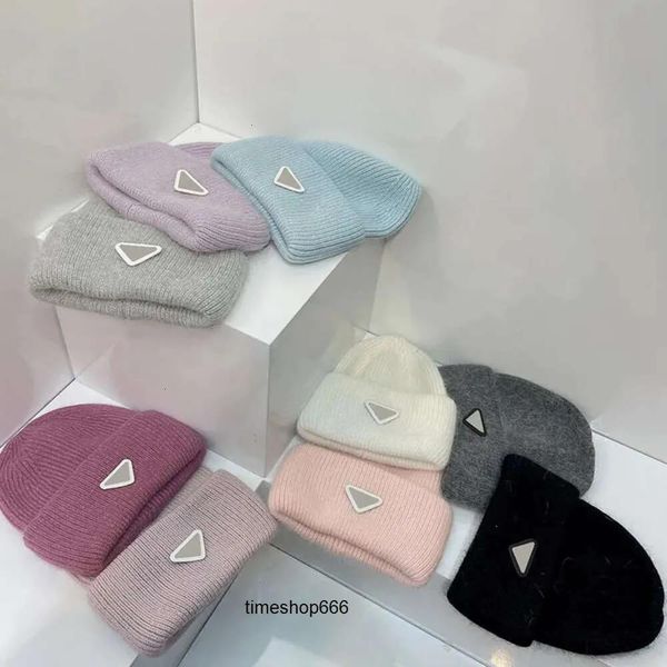 Gorras de bola Gorras Color sólido Piel de conejo Sombrero de punto de felpa Suave ventoso Cómodo Moda Cien plegable Triángulo colorido Hijabs Lote Parche Woole