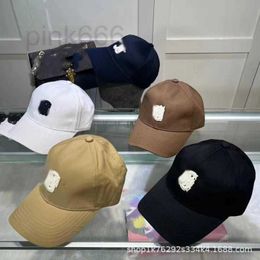 Ball Caps Designer Broidered Letter Hat Baseball Hat Men et femme coréenne pour hommes et femmes Version polyvalente du canard de canard Couple de Sunshade extérieur