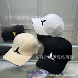 Casquettes de baseball Designer de haute qualité Lettre de pétale brodée Chapeau de baseball pour hommes et femmes Chapeaux décontractés Mode d'été Couple Crème solaire Chapeau de langue de canard PTN6