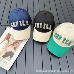 Pegatina de diseñador de bolas Pegatina Carta Bloqueo Baseball Hat de béisbol Béisbol de alta calidad Moda y femenina Versátil Coreano Coreano 1VH1