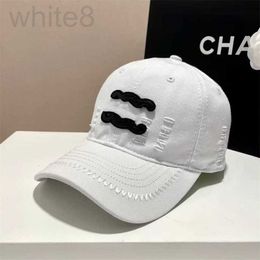 Ball Caps designer La version coréenne d'une casquette de baseball perforée et bordée avec un visage féminin, un petit chapeau en arc de triomphe, des lettres en métal, une casquette souple, tendance 0DF3