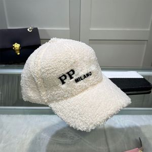 Ball Caps Imitatiebont Ball Caps Pluizige Wollen Emmer Hoeden voor de Winter Designer Baseball Merk Vissershoed Man Vrouw Warme Zonnehoeden Zwart hoogste kwaliteit