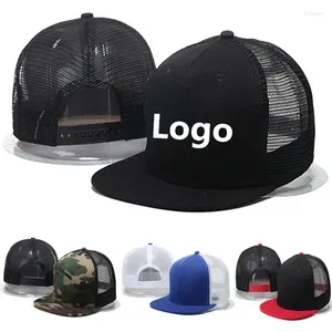 Ball Caps Flat Bill Trucker Hat Mesh Sports Chapeaux Hollow Out Design Men Adult Men Leisure Femmes Hip Hop Dance avec logo personnalisé