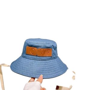 Ball Caps Chapeaux Loewees Designer Top Quality Fashion Luxury For Women Men New Printed Strap Fisherman Net Red Red Même étiquette en cuir denim avec boîte et lettres Sunscreen Ha