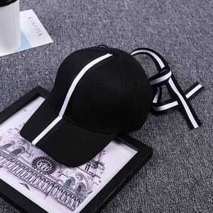 Ball Caps Koreaanse versie van de nieuwe zwart -wit gestreepte Long Belt Baseball Cap Spring and Summer Men Women Parp Outdoor Visor Cap J230421