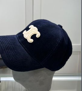 Ball Caps Luxury Velvet Baseball Cap for Men Dames Designer Hat Caps Casquette Unisex Solid Borduurbrief Letter Print Farm Farm met 240415i0x5