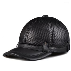 Casquettes de baseball mâle 2023 printemps/hiver en cuir véritable Protection de la tête en cuir de vachette Baseball noir Plaid gaufrage chapeau réglable pour homme